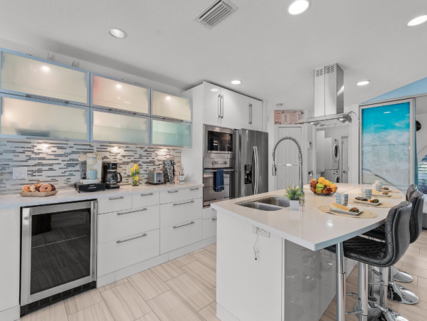Luxury Cape Coral Retreat - 4 Bedroom Home with Private Pool